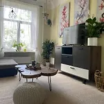 Sunny 1 Bedroom Apt In Center Next To Park