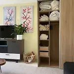 Sunny 1 Bedroom Apt In Center Next To Park